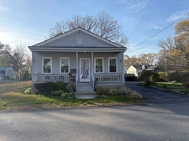 Listing photo 3