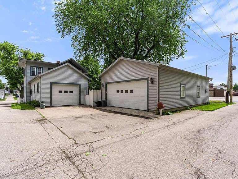 Listing photo 5