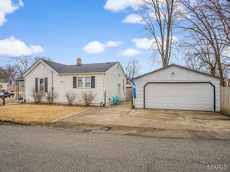 Listing photo 4