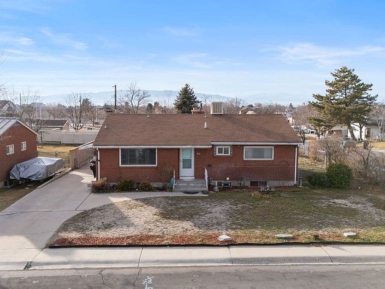 Listing photo 3
