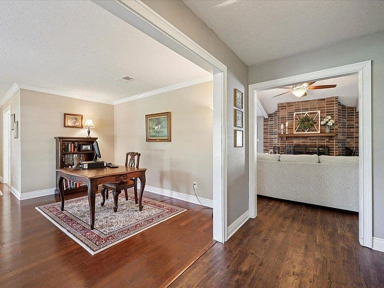 Listing photo 5