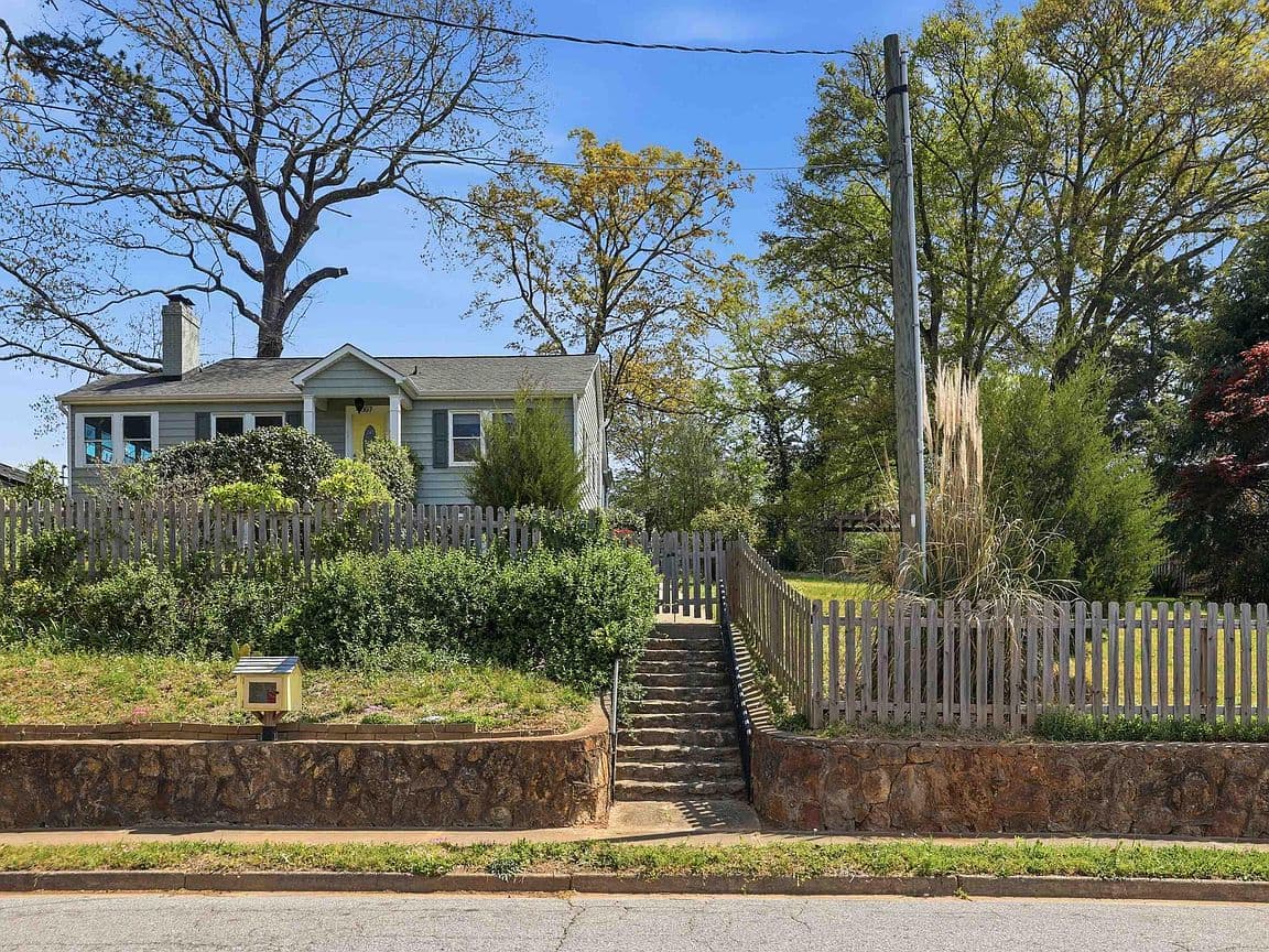 Primary listing photo