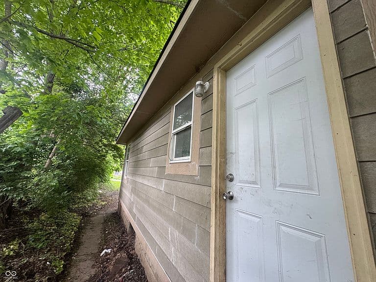 Listing photo 5