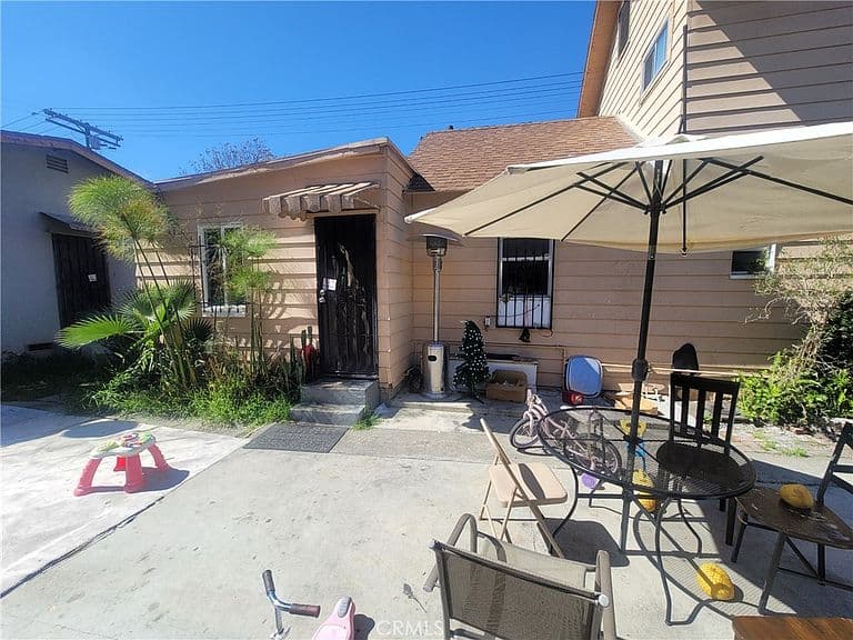 Listing photo 3