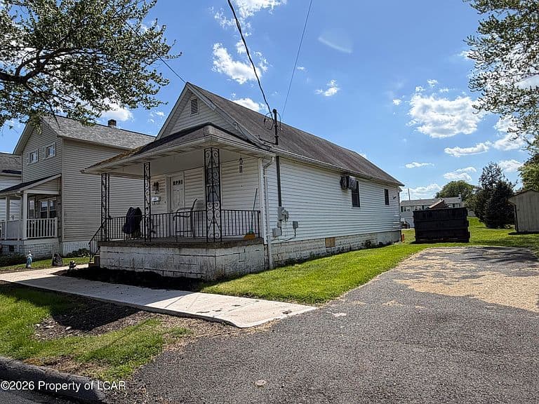 Listing photo 3