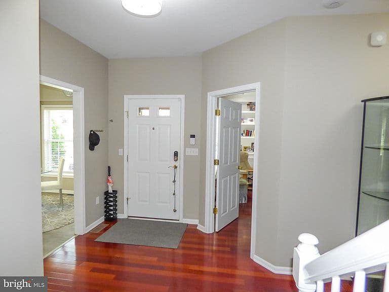 Listing photo 5