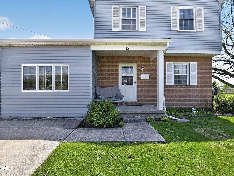 Listing photo 4