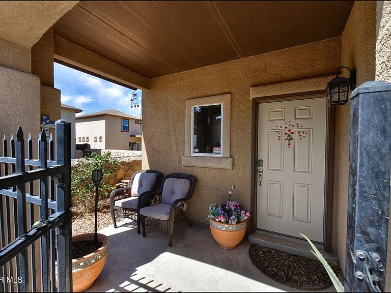 Listing photo 5