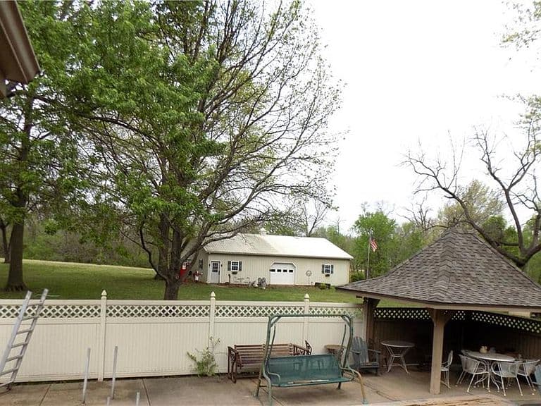 Listing photo 5