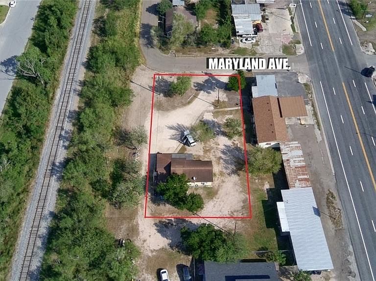 Listing photo 3