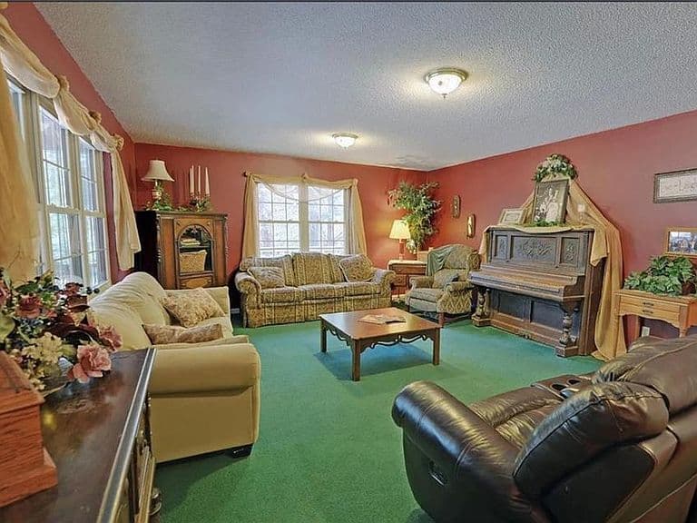 Listing photo 4