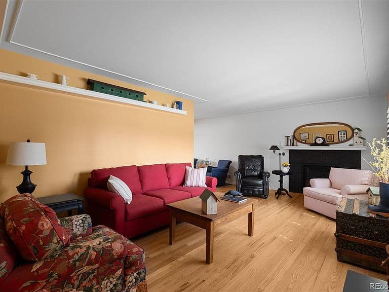 Listing photo 4