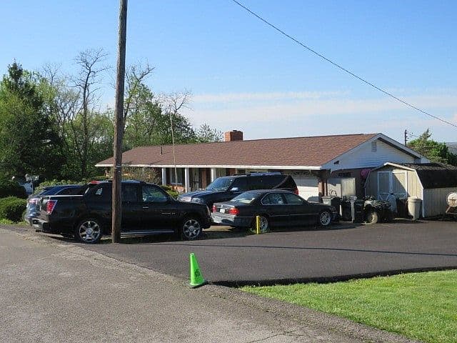 Listing photo 2