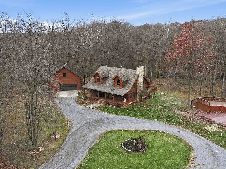 Listing photo 2