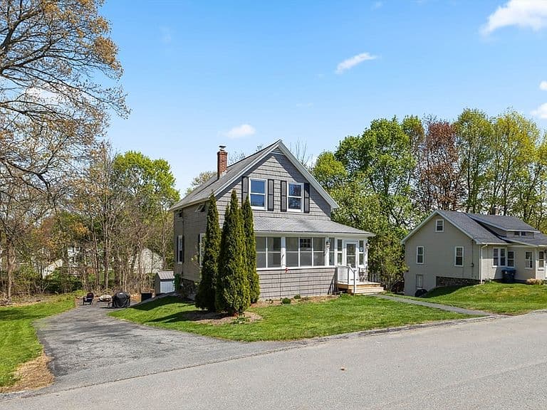 Listing photo 4