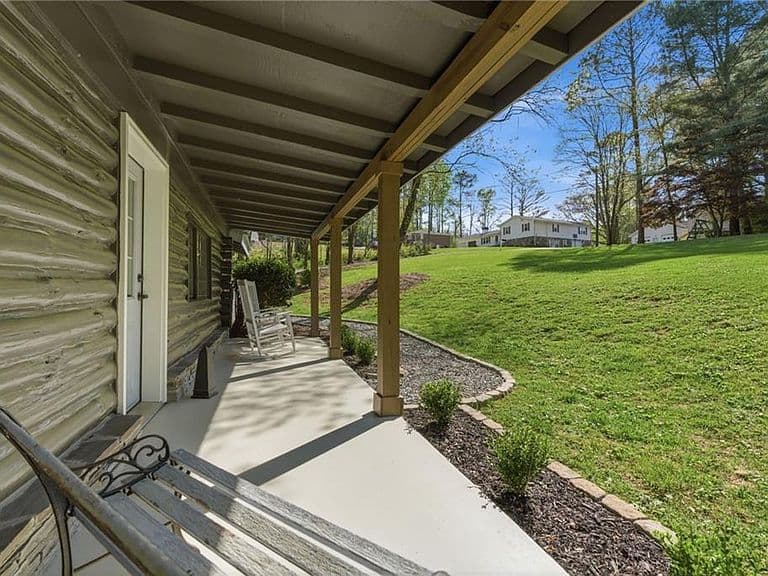 Listing photo 4