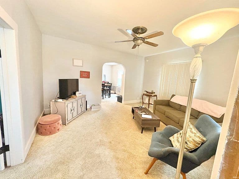 Listing photo 5