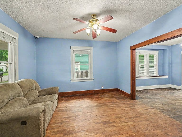 Listing photo 5