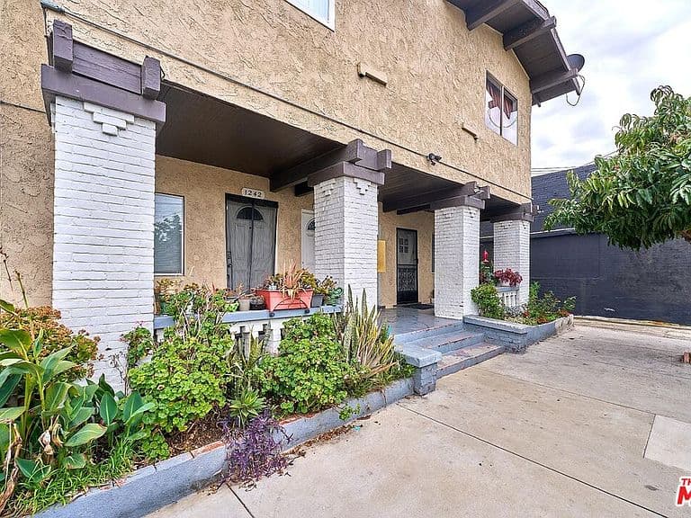 Listing photo 5