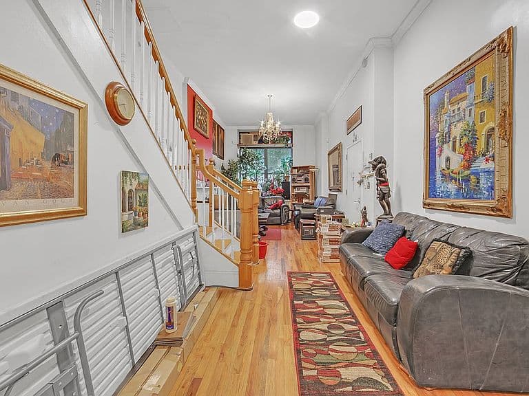Listing photo 3
