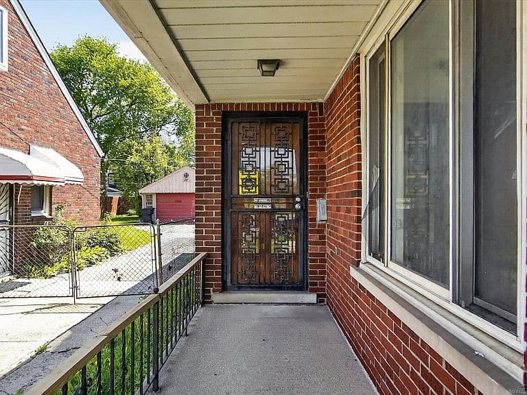 Listing photo 5