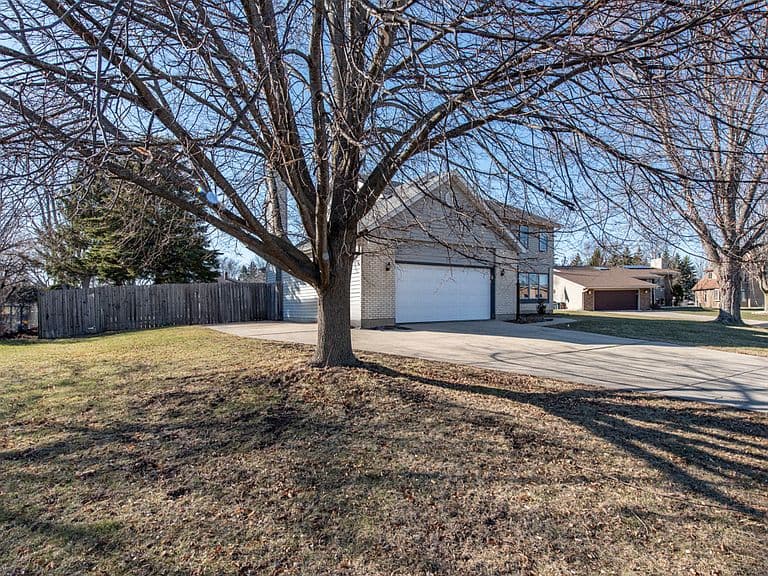 Listing photo 4