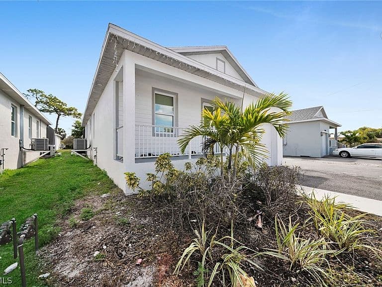 Listing photo 4