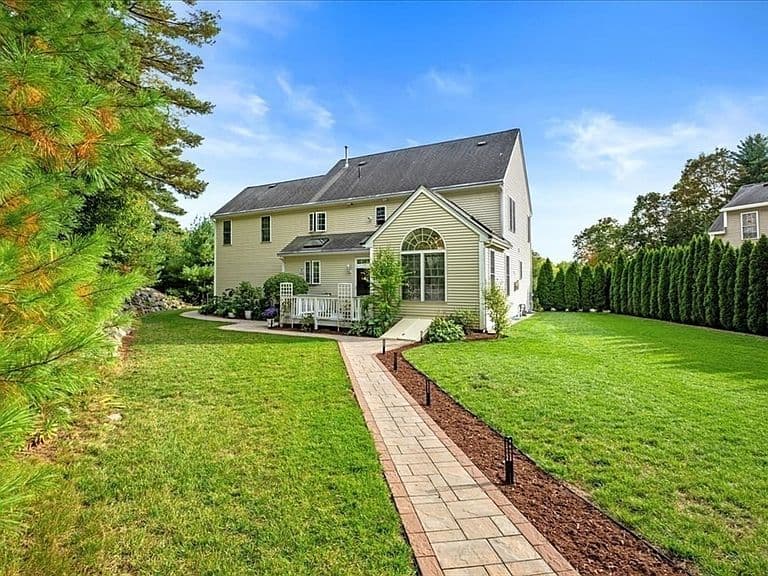 Listing photo 4