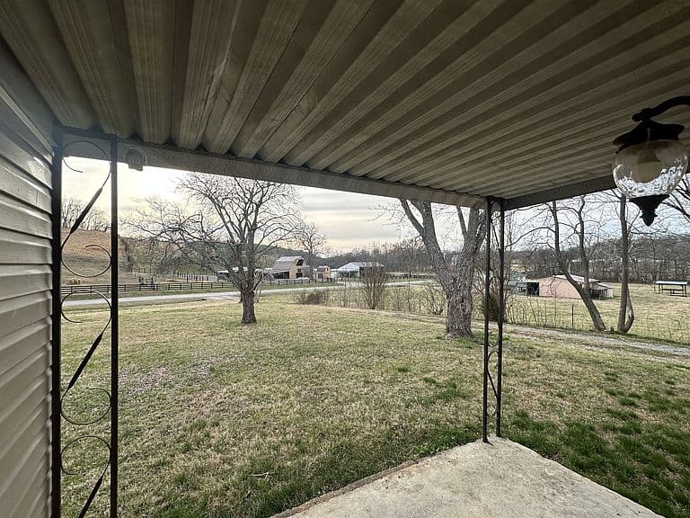 Listing photo 5
