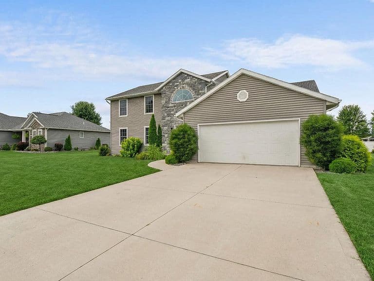 Listing photo 2