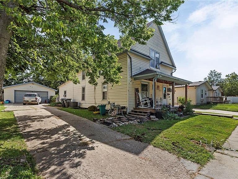 Listing photo 2