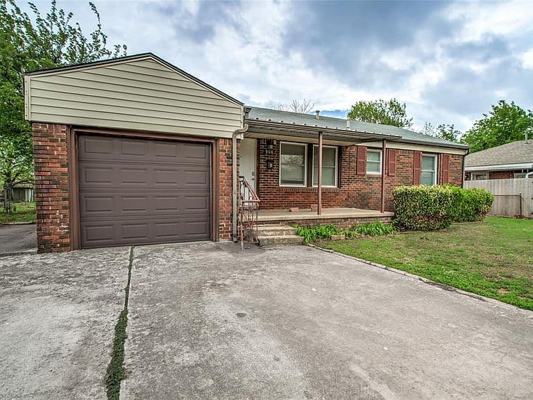 Listing photo 3