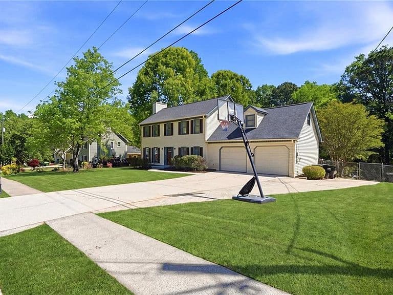 Listing photo 4