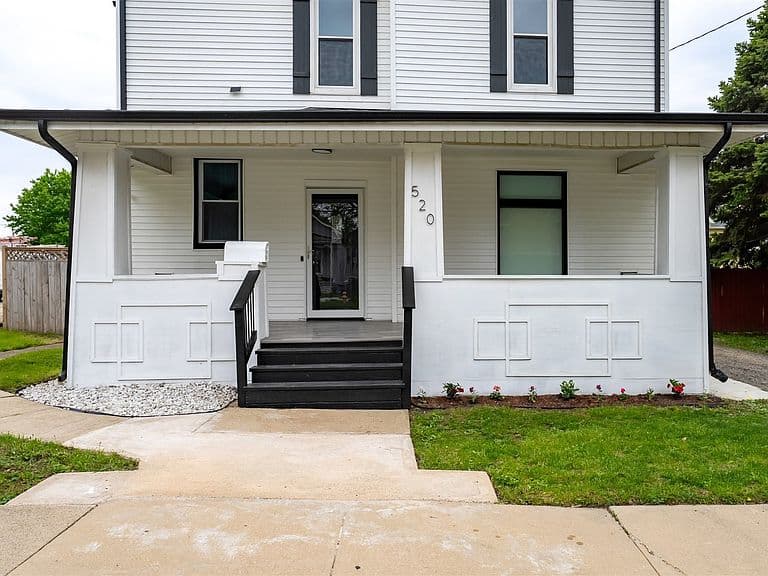 Listing photo 3