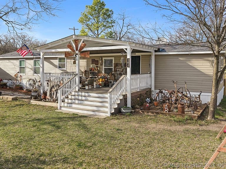 Listing photo 2