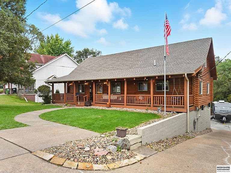 Listing photo 3