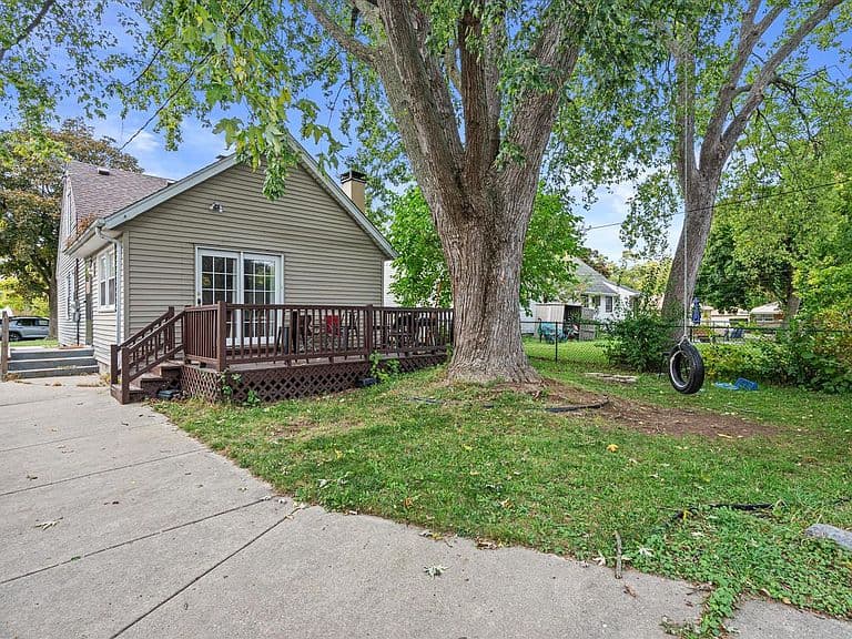 Listing photo 4