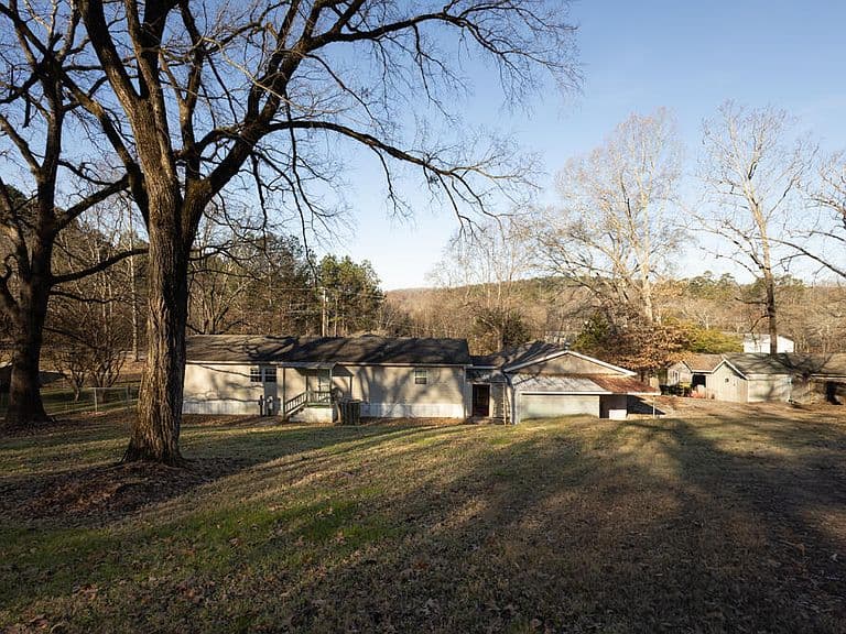 Listing photo 5