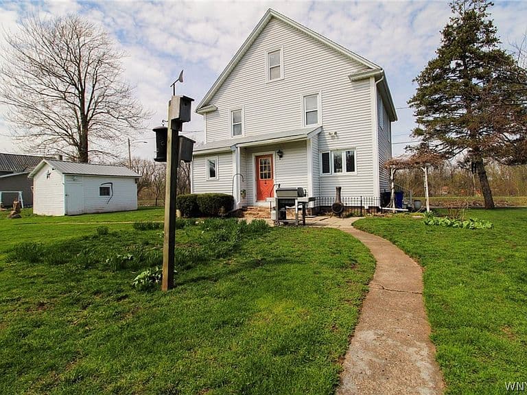 Listing photo 2