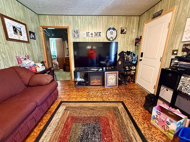 Listing photo 5