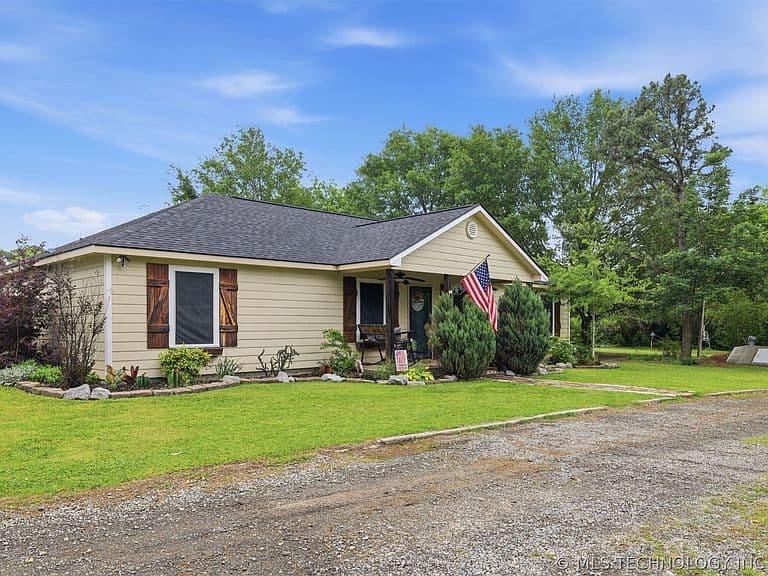 Listing photo 3