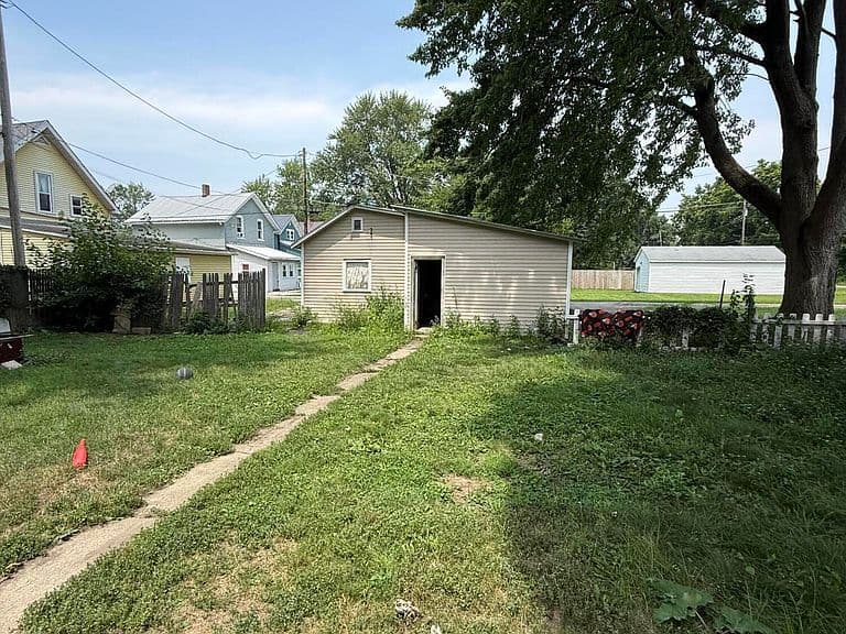 Listing photo 5