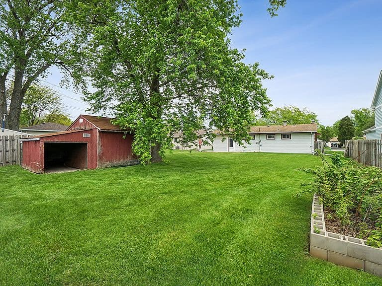 Listing photo 4