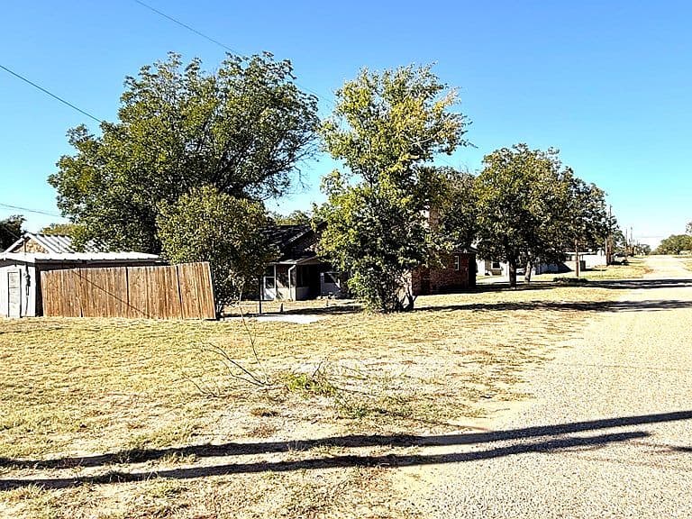 Listing photo 4