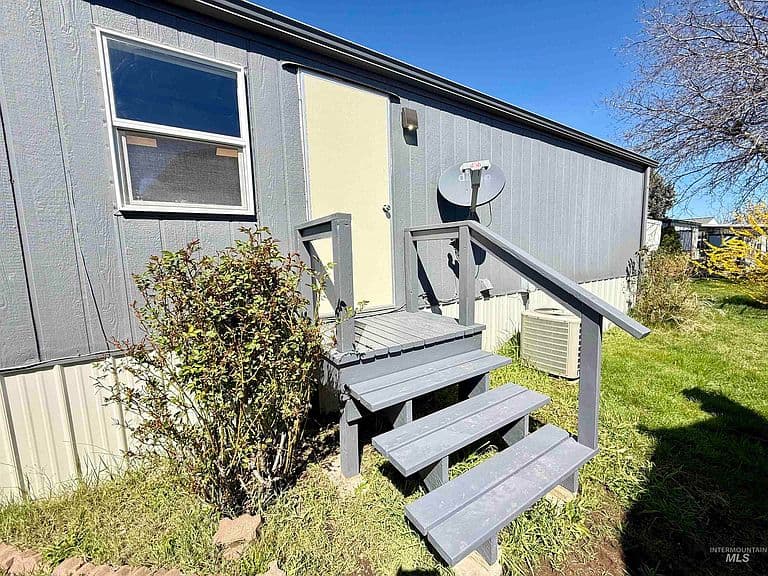 Listing photo 5