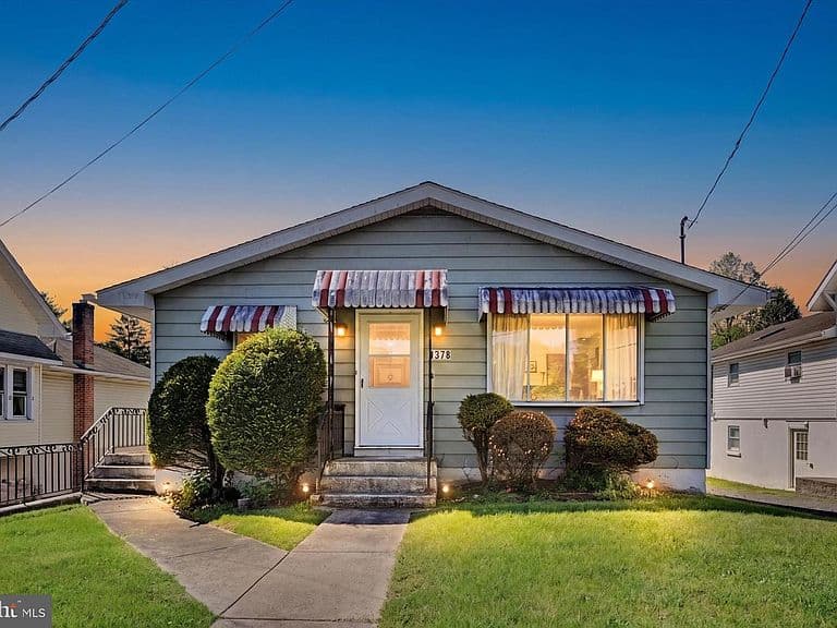 Listing photo 2