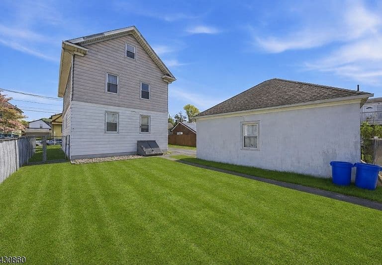 Listing photo 4