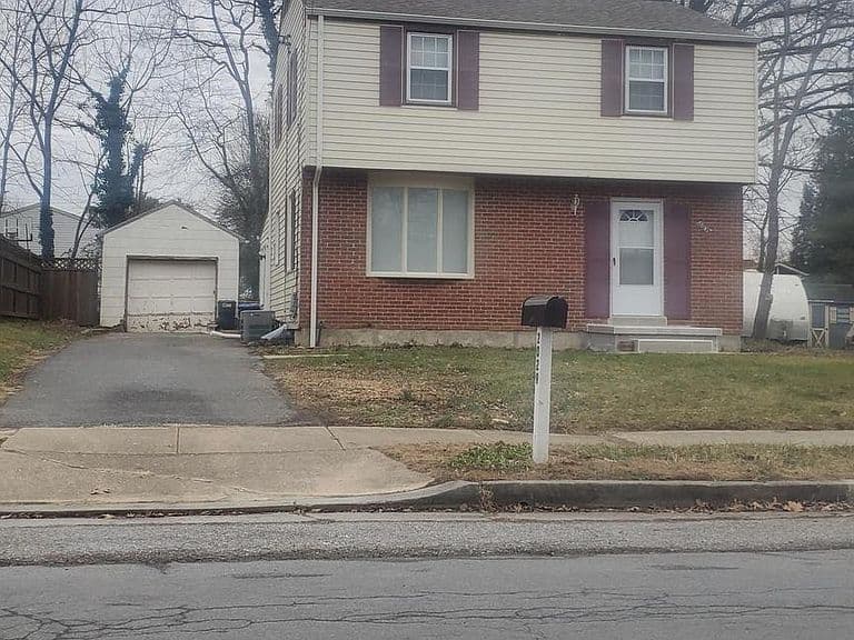 Listing photo 2