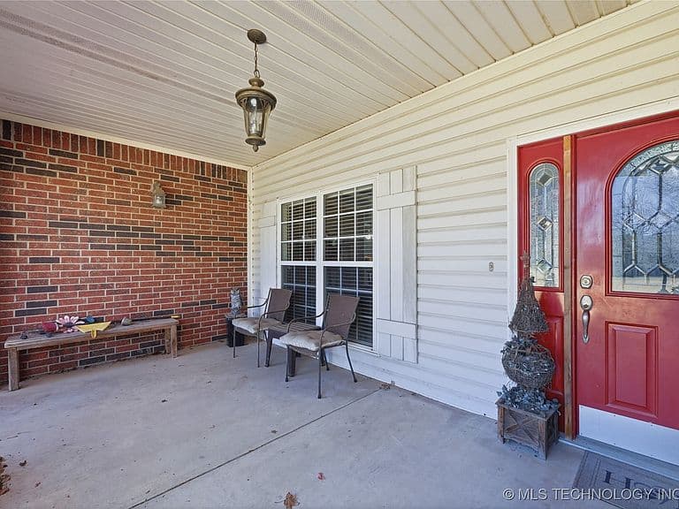 Listing photo 3