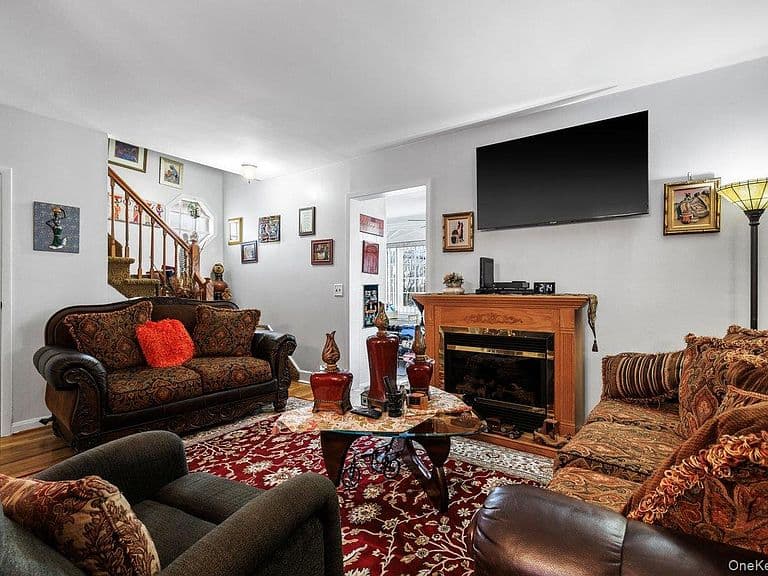 Listing photo 5